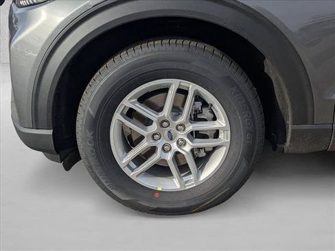New 2026 Ford Explorer Active RWD image 10