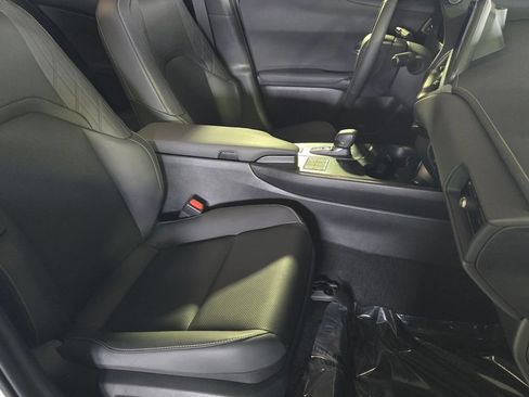 Used 2025 Lexus UX 300h FWD w/ Accessory Package (Z2) image 18