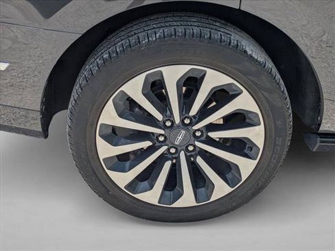Used 2024 Lincoln Navigator Reserve AWD/4WD image 7