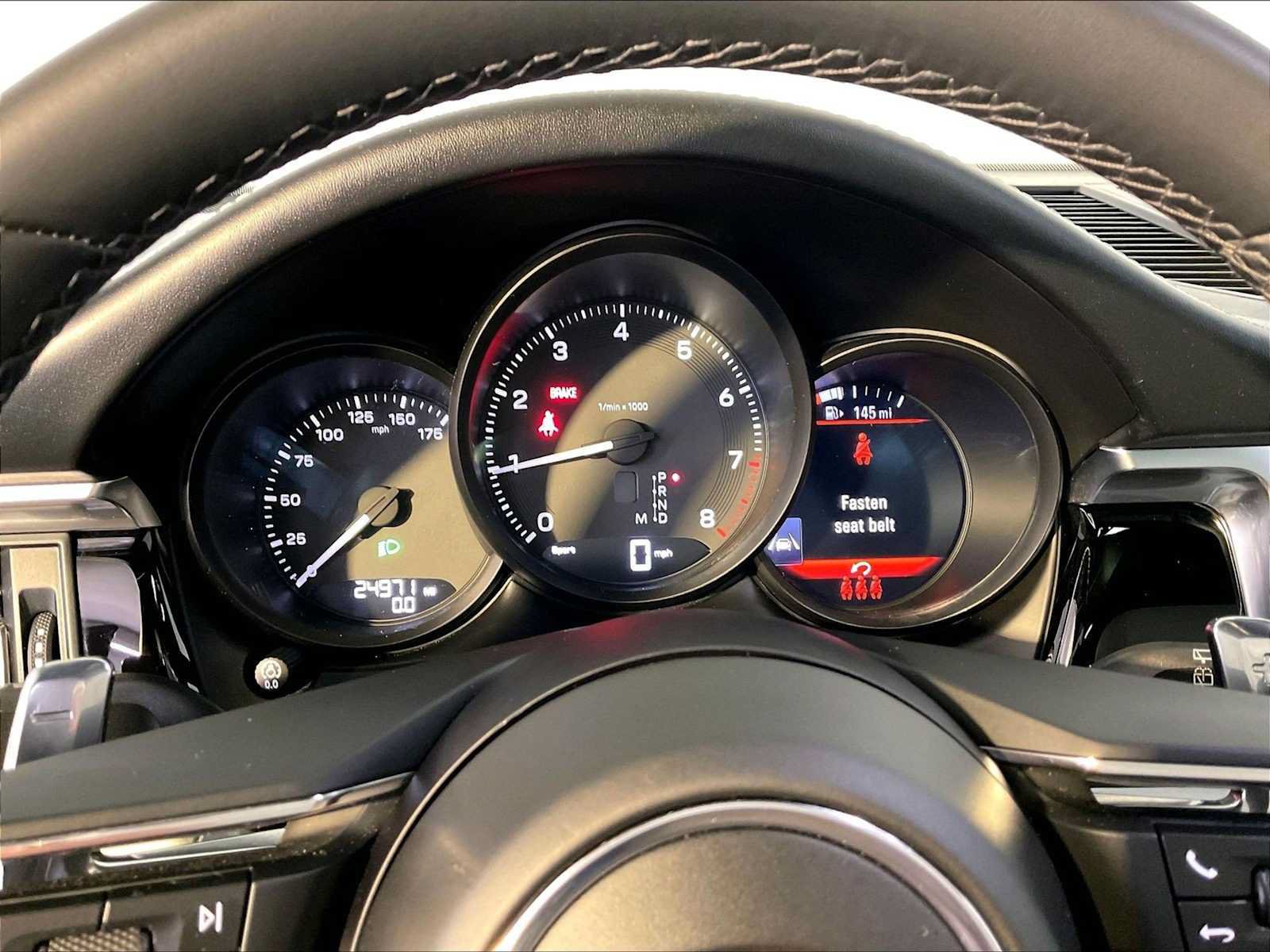 Certified 2024 Porsche Macan AWD/4WD image 29