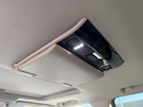 Used 2020 Cadillac Escalade Luxury image 31