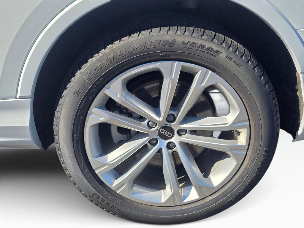 Used 2025 Audi Q7 3.0T Premium Plus AWD/4WD image 19