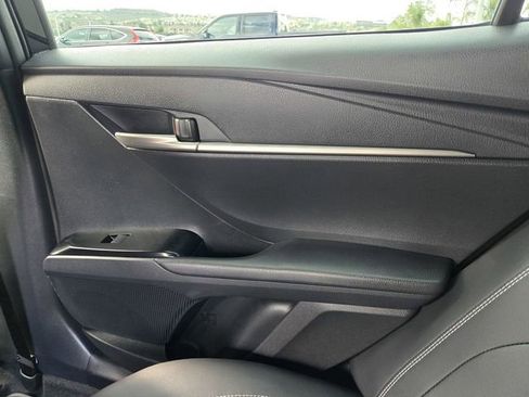 Used 2025 Toyota Camry SE image 12