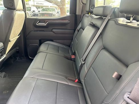 Used 2023 GMC Sierra 1500 SLT w/ SLT Premium Package AWD/4WD image 11