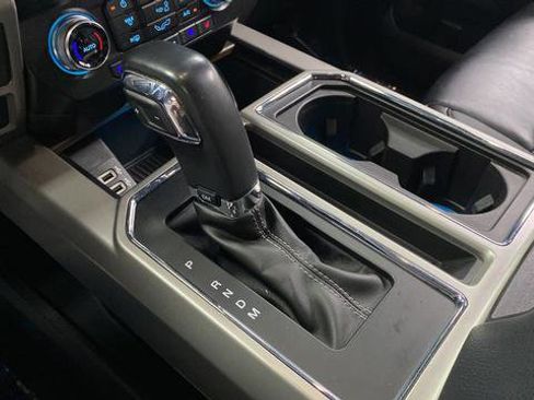 Used 2019 Ford F150 Lariat w/ Equipment Group 502A Luxury AWD/4WD image 20