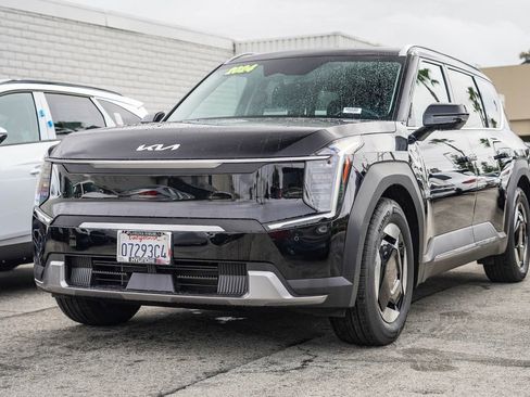 Used 2024 Kia EV9 Wind image 5