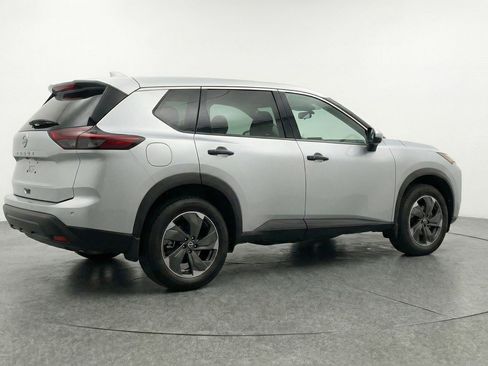 Used 2025 Nissan Rogue SV AWD/4WD image 9