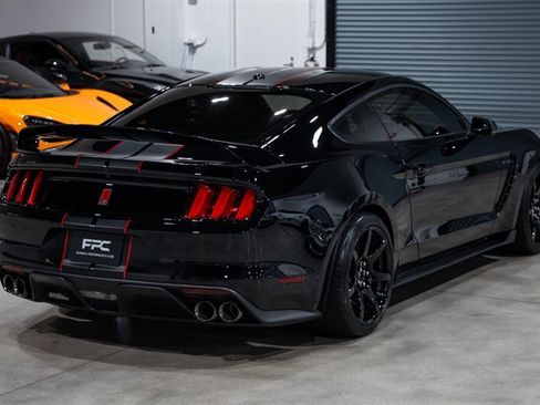Used 2018 Ford Mustang Shelby GT350R w/ GT350R Equipment Group 920A RWD image 6
