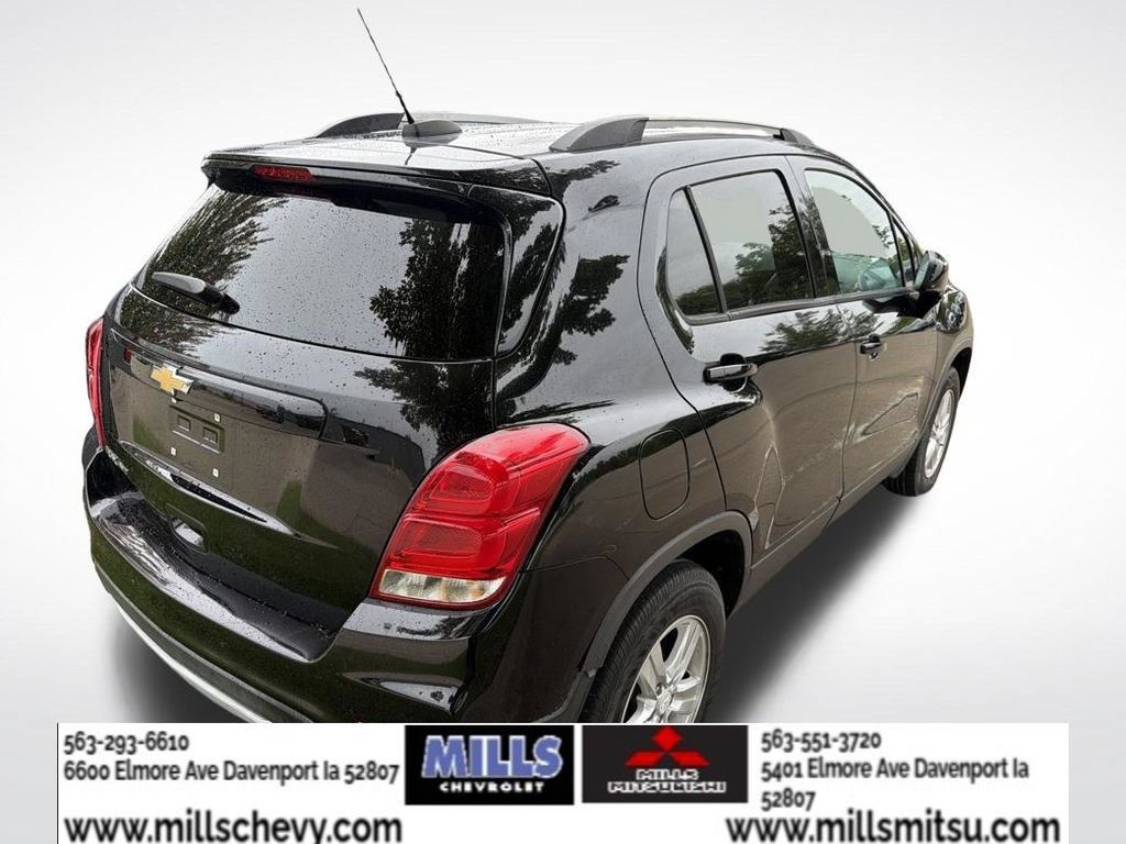 Used 2021 Chevrolet Trax LT AWD/4WD image 3