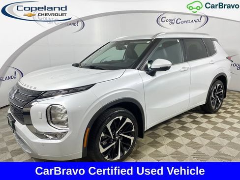 Used 2024 Mitsubishi Outlander SEL AWD/4WD image 1