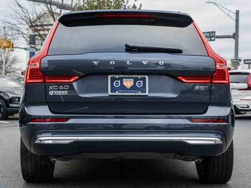 Used 2023 Volvo XC60 B5 Ultimate w/ Climate Package image 5