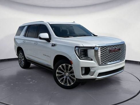 Used 2021 GMC Yukon Denali w/ Denali Premium Package AWD/4WD image 3