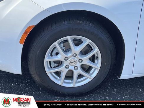 Used 2021 Chrysler Voyager LX FWD image 9