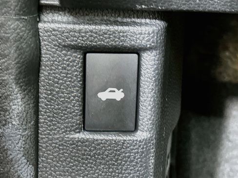 Used 2025 Honda Accord EX-L image 17
