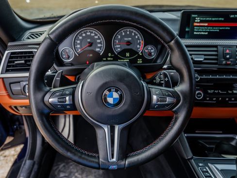 Used 2018 BMW M4 Convertible image 19