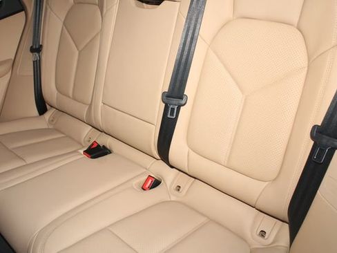 New 2026 Porsche Macan S image 22