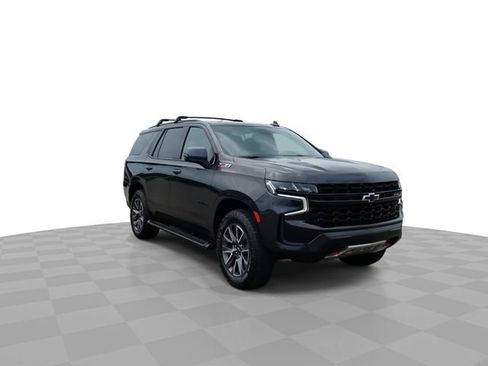 Used 2023 Chevrolet Tahoe Z71 w/ Luxury Package AWD/4WD image 2