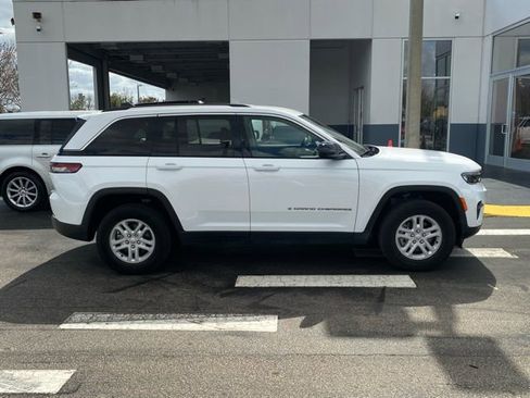 Used 2023 Jeep Grand Cherokee Laredo w/ Luxury Tech Group I image 11