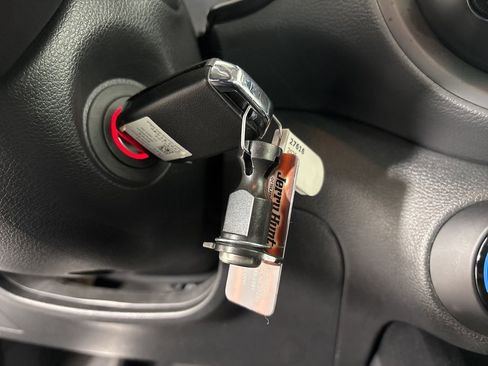 Used 2025 Kia Soul LX w/ LX Technology Package FWD image 13