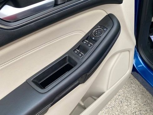 Used 2022 Ford Edge Titanium image 18