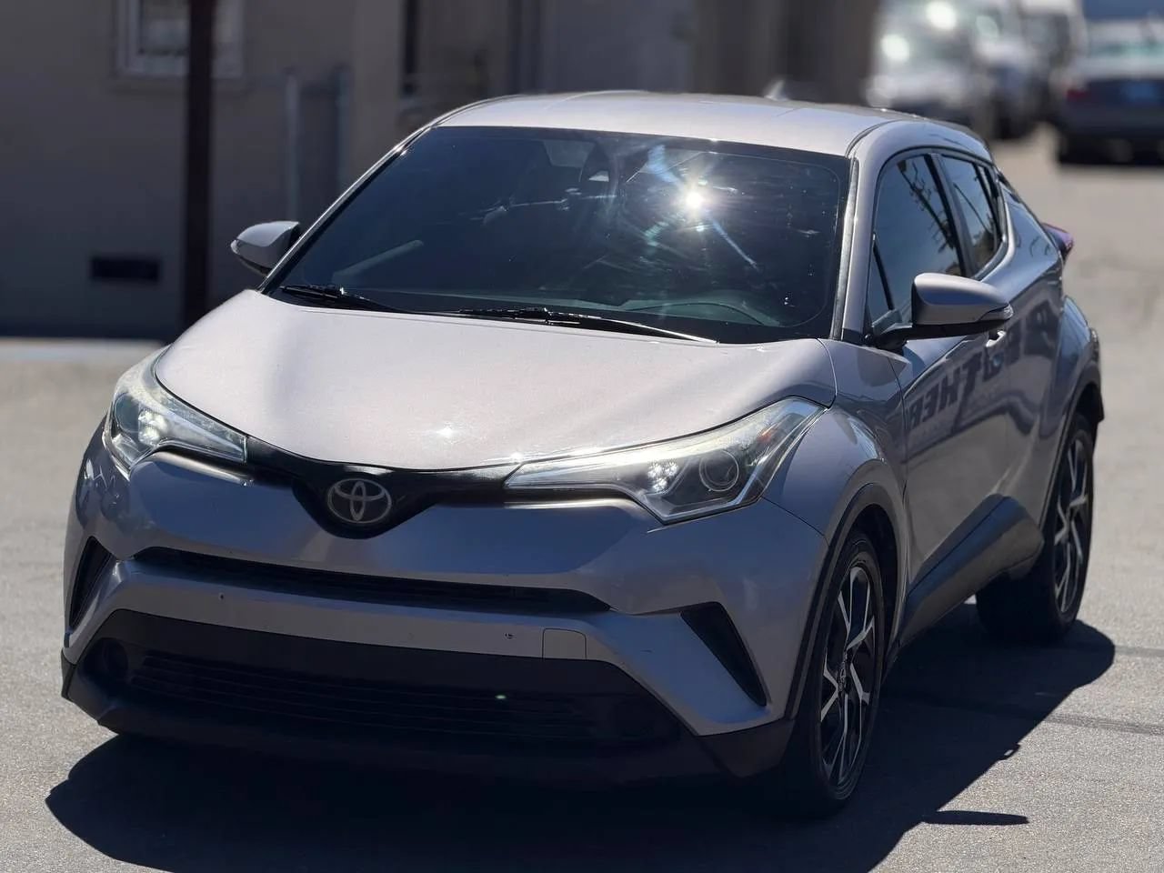 Used 2018 Toyota C-HR XLE FWD image 5