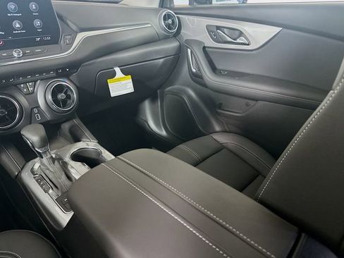 New 2025 Chevrolet Blazer LT w/ Midnight/Sport Edition image 23