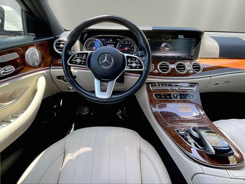 Used 2019 Mercedes-Benz E 300 4MATIC image 8