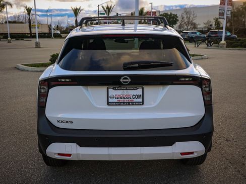New 2026 Nissan Kicks SV image 5
