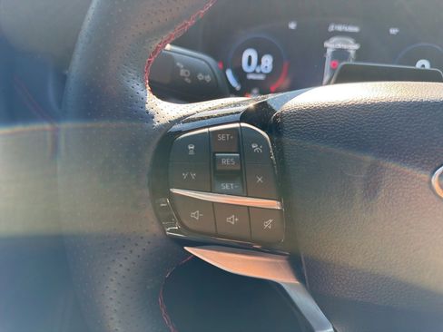 Used 2025 Ford Explorer ST-Line w/ ST-Line Street Pack image 12