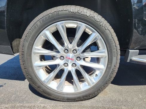 Used 2019 GMC Yukon SLT w/ Open Road Package AWD/4WD image 19