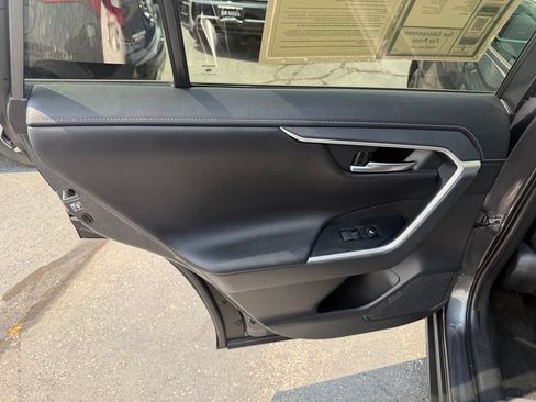 Used 2019 Toyota RAV4 Limited w/ Cold Weather Package AWD/4WD image 25