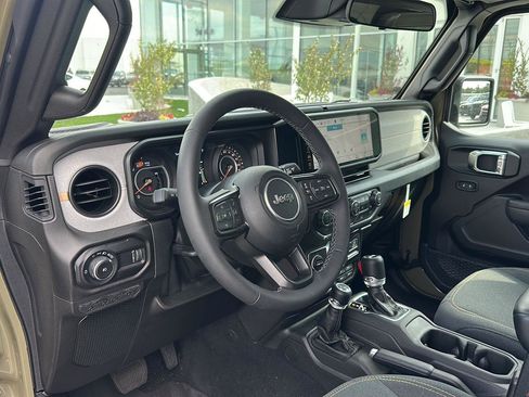 Used 2025 Jeep Wrangler Sport AWD/4WD image 14