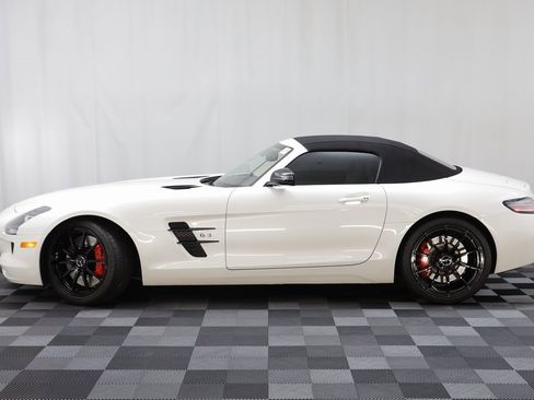 Used 2013 Mercedes-Benz SLS AMG GT Roadster image 4