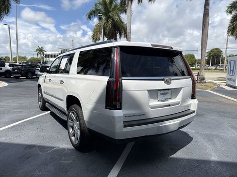 Used 2019 Cadillac Escalade ESV Luxury RWD image 6