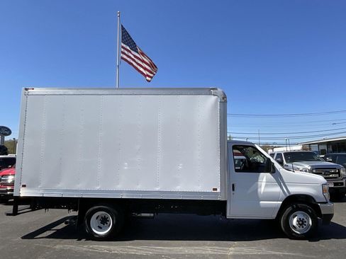 New 2027 Ford E-350 and Econoline 350 Super Duty RWD image 4