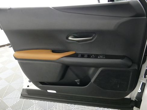 Used 2019 Lexus UX 250h w/ Premium Package AWD/4WD image 10