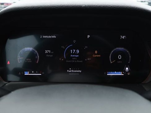 Certified 2023 Jeep Grand Cherokee Laredo RWD image 12