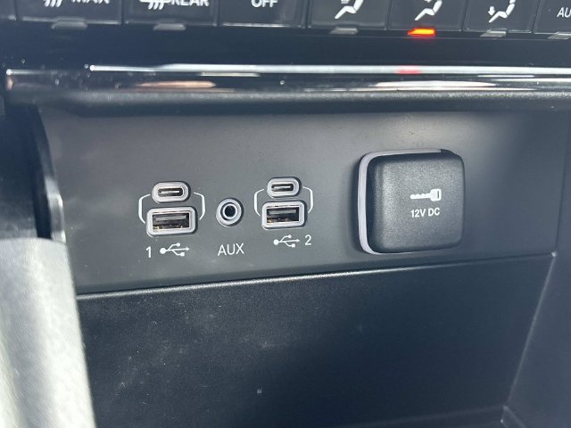 Used 2024 Jeep Grand Cherokee L Limited AWD/4WD image 28