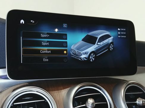 Used 2022 Mercedes-Benz GLC 300 4MATIC image 24