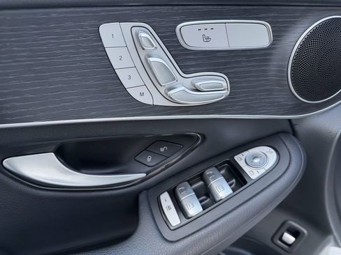 Used 2022 Mercedes-Benz GLC 300 4MATIC image 26