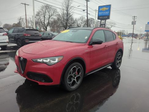 Used 2025 Alfa Romeo Stelvio Sprint w/ Veloce Package image 4