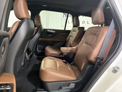 Used 2022 Lincoln Aviator Reserve w/ Elements Package Plus RWD image 10
