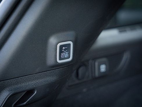 Used 2025 Jeep Grand Cherokee Summit image 33