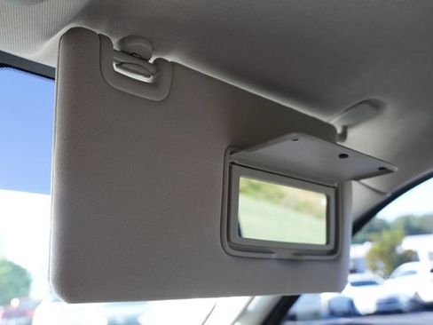Used 2025 Nissan Frontier SV RWD image 38