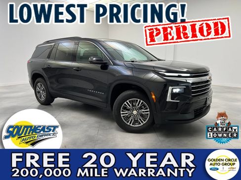 Used 2024 Chevrolet Traverse LT FWD image 1