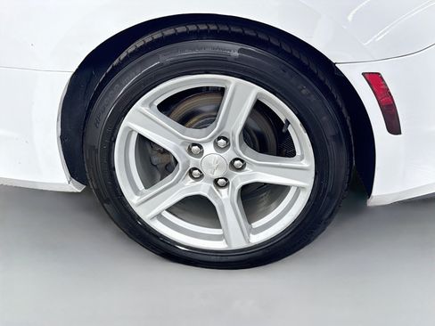 Used 2020 Chevrolet Camaro LT RWD image 35