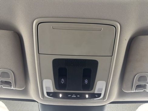 Used 2023 Honda Pilot Elite image 15