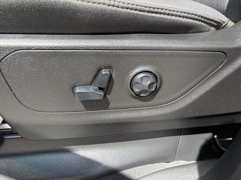Used 2019 RAM 1500 Big Horn AWD/4WD image 11