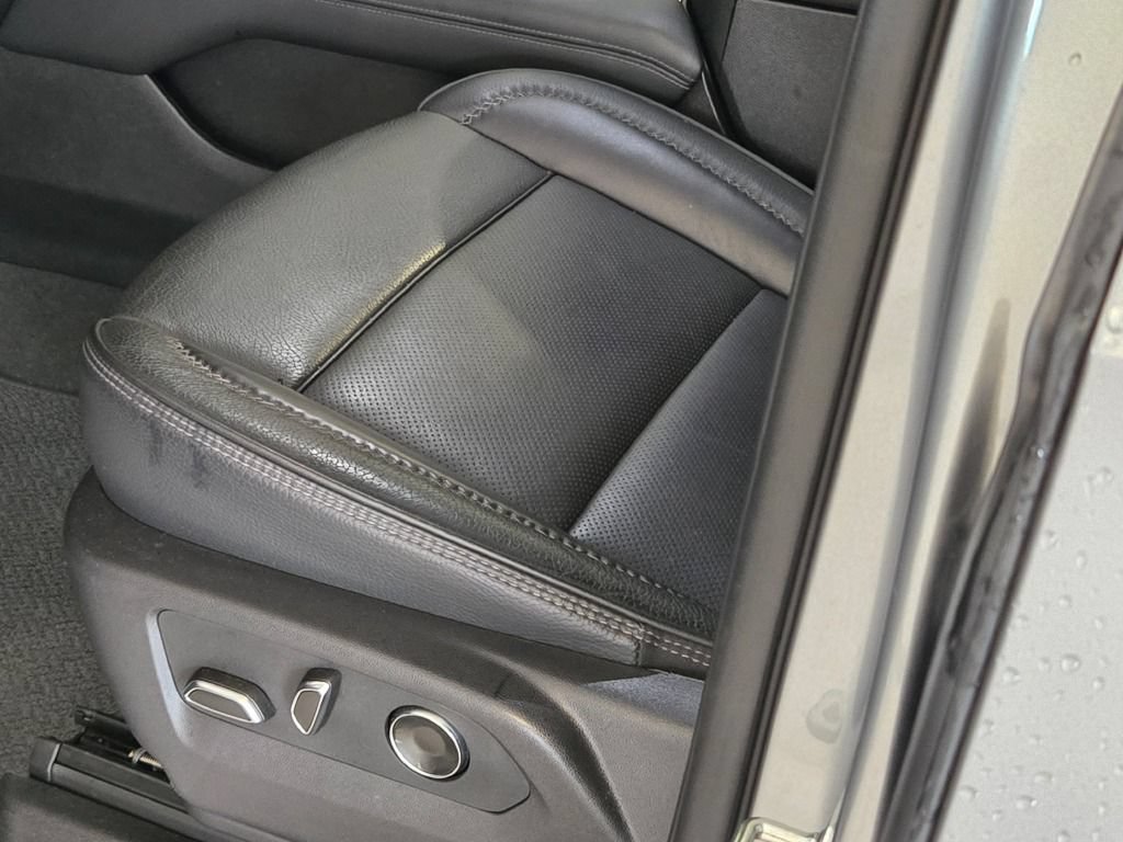 Used 2025 GMC Yukon Denali AWD/4WD image 22