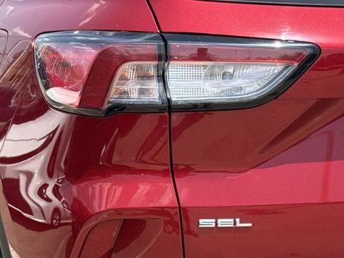 Used 2022 Ford Escape SEL w/ Technology Package FWD image 6